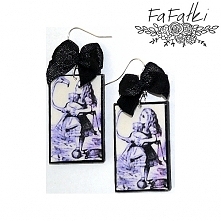 Kolczyki decoupage Alicja w Krainie Czarów.