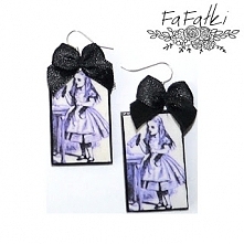 Kolczyki decoupage Alicja w Krainie Czarów.