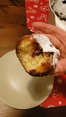 Pączusie samoróbki :) zjadłam łącznie 9 ;)