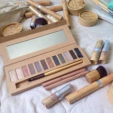 cienie do powiek, kredki i konturówki, pędzelki, brązery i inne cudeńka Couleur Caramel