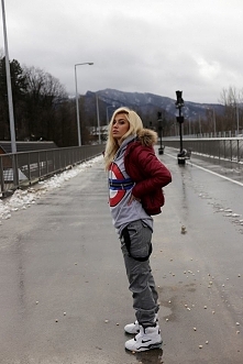 Marsi z bloga SIOSTRY BUKOWSKIE w bluzie ze sklepu WWW EMPATI PL