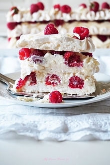 PYSZNA BEZA, BITA ŚMIETANA, JOGURT, BIAŁA CZEKOLADA + MALINKI LUB INNE OWOCE <3