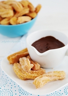 Churros cynamonowe z sosem czekoladowym

przepis po kliknięciu w zdjęcie