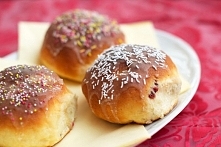 Bułeczki drożdżowe z żurawiną