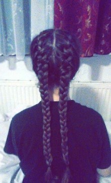 Zainspirowana tysiącami obrazków poprosiłam przyjaciółkę (w wakacje) o zrobienie dwóch dobieranych. :) Były cudowne <3 wybaczcie jakość, było późno.