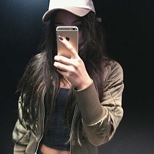 jak się nazywa ta bluza?