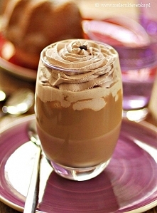 Przyrządzamy kawę mokkę Wariant I. Typ: mokka mleczno-czekoladowa Pojemność: 180 ml (mała) i 200-220 ml (duża) Poziom trudności: średni Czas przygotowania: do 10 minut Potrzebne...