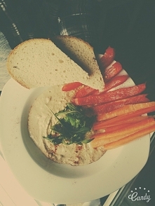 tahini + ciecierzyca = hummus 
Zdrowy posiłek na dziś!