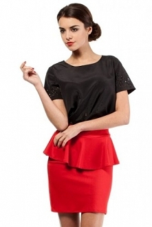 Czerwona mini spódnica z baskinką