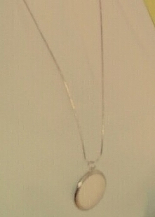 Wie ktoś może gdzie moge kupić ten naszyjnik,w necie lub po prostu w jakiejś sieciówce?