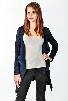 Loket T005
Supermodna narzutka wykonana 
z dzianiny wypalanka lekko prześwitującej.
Fantastycznie dopasowuje się do ciała.
Można wykorzystać ją do różnego rodzaju garderoby: 
su...