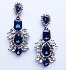 Royal blue to jeden z najpiękniejszych i najmodniejszych kolorów tego sezonu - zakochana polecam te kolczyki - tylko u kokonet.pl ;)