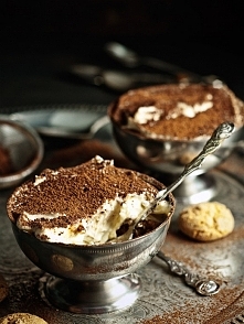 Tiramisu z ciasteczkami amaretti