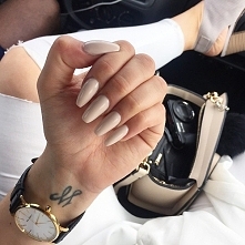 nude nails