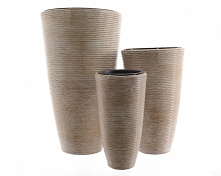 Jasne rattanowe donice z wkładem