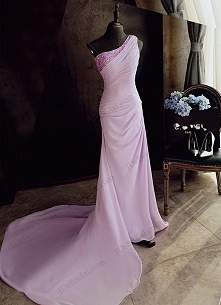 jedno ramię sukienka