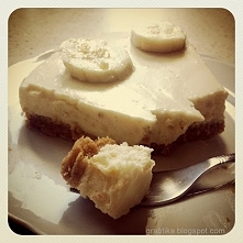 Bananowy sernik bez pieczenia.


Składniki:
Masa sernikowa 
6 listków żelatyny (używałam tej kupionej w Marks & Spencer i używałam 8 ponieważ wydały mi się mniejsze niż inne...