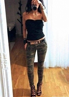 Choruje na takie spodnie :D