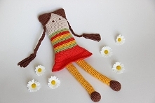 Zuzia lalka nieduża...  dziergana na szydełku