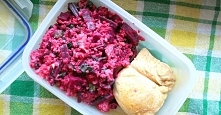 Sałatka z kaszą bulgur, botwinką i rzodkiewką + pieczona pierś z kurczaka (przepis po kliknięciu w obrazek)