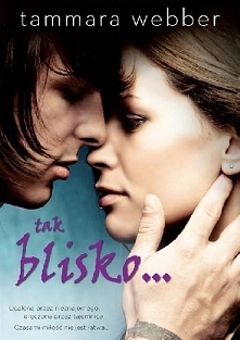 Kiedy Jacqueline przyjechała za swoim chłopakiem, do college’u, nie spodziewała się, że po dwóch miesiącach Kennedy zakończy wieloletni związek. Teraz musi odnaleźć się w zupełn...