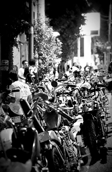 Ciągle ma­my nadzieję - i we wszys­tkich spra­wach le­piej mieć nadzieję niż ją stracić.