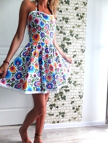 Sukienka rozkloszowana folk, wzór łowicki z koronką