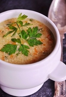 Warzywna zupa z kaszą jaglaną


Bardzo szybka zupa warzywna z dodałam kaszy jaglanej. Ostatnio mam "jazdę na zupy" .
Jest sycąca a zarazem lekka. 



2 litry bulionu w...