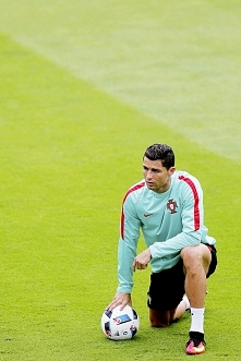 CR7 trenuje przed czwartkowym meczem z Polską