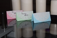 Winietki ażurowe
Różne kolory i gramatura papierów
pastelowy róż, pistacja, błękit
80g/m2
Cena: 0.50zł/szt
Cena nie zawiera personalizacji !

Chcesz inny kolor? Napisz ;)