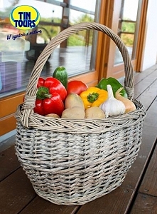 Szary wiklinowy kosz zakupowy idealny na zakupy i piknik od koszyki.net.pl