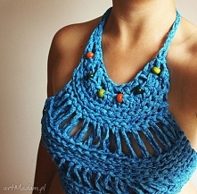 Letni ażurowy top z koralikami