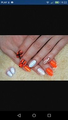 nails