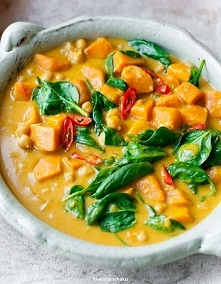 Tajskie curry z ciecierzycą, dynią i szpinakiem
/kliknij w zdjęcie/
