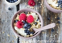 Pyszne śniadania z owocami - owsianki, ryż na mleku, smoothies