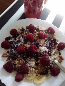 Owsianka z malinami :) desperate housewife...