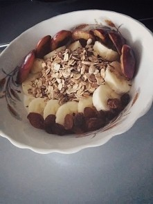 Treningu nie ma ale chociaż staram się jakoś trzymać michę :) jednak nie jest idealnie...