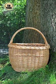 Kosz wiklinowy z pałąkiem w sam raz na grzyby od koszyki.net.pl. Z takim koszem grzybobranie będzie jeszcze przyjemniejsze!