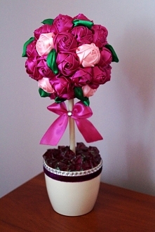 Drzewko z róż ze wstążki wykonane w całości własnoręcznie, idealny prezent na urodziny, ślub, imieniny i wiele innych okazji, możliwość sprzedaży zapraszam :)