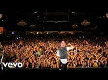 30 Seconds To Mars - Closer To The Edge Ladies and 
Gentlemens Jared Leto!