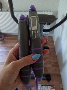 Niby kupiona, jest i czeka...Tak jak rowerek, użyty kilkanaście razy w maju i czerwcu... A przez wakacje nic :( dziesiątki razy planowałam, rozpisywałam co MAM robić, trzymałam ...