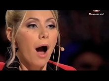 Amazing tightrope walker st...