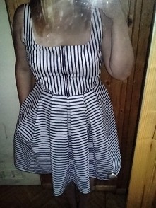 sukienka w stylu marynarskim, kontrafaldy i kieszenie, wykroj z numeru Burda 7/2016 model 112B