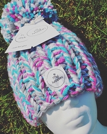 myivostin Beanie Multicolor Gray - Wool, acrylic fibers. 100%warm. Hand knitted. 
GRube ciepłe czapki recznie robione.
Zapraszam do zakupu...

instagram//myivostin
facebook//@my...