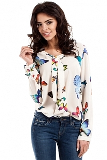 Zwiewna bluzka w kolorowe motyle. Podoba się wam?? ♡♡