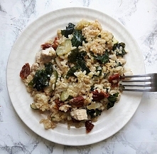 Pychotka!! Kasza bulgur z kurczakiem, cukinia, jarmuzem i suszonymi pomidorami