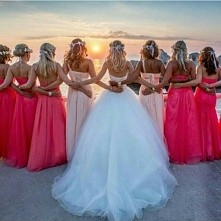 Moje druhny marza o tym aby mialy wszystkie takie same sukienki na moim weselu za 2 lata. Co sadzicie?