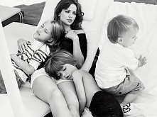 Piękna...śpieszmy się kochać ludzi tak szybko odchodzą ...