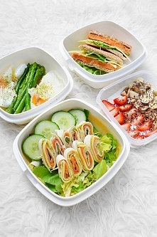 Dzisiejszy set ok 1400 kalo...