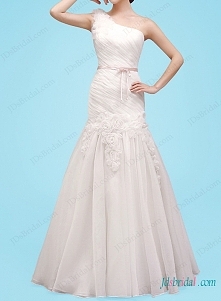 jedno ramię suknia ślubna